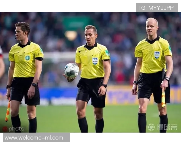 德国裁判雅布隆斯基执法枪手客战布鲁日VAR裁判斯特格曼全程参与