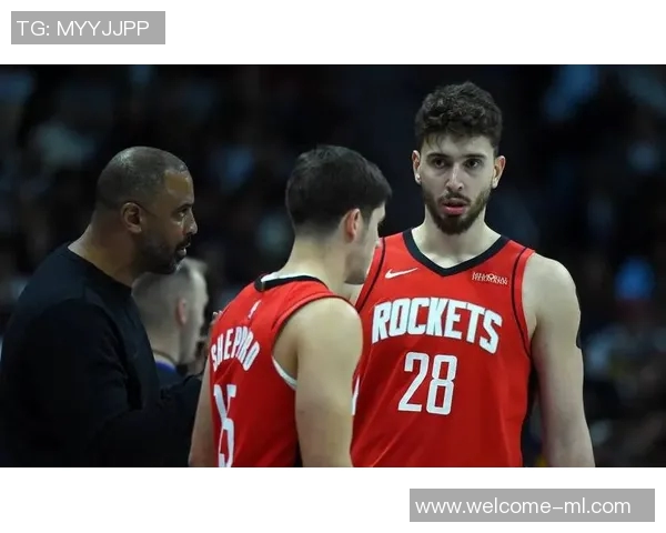 乌度卡称赞小贾表现出色关键时刻命中三分助力球队逆转胜利 乌度卡称赞小贾表现出色关键时刻命中三分助力球队逆转胜利